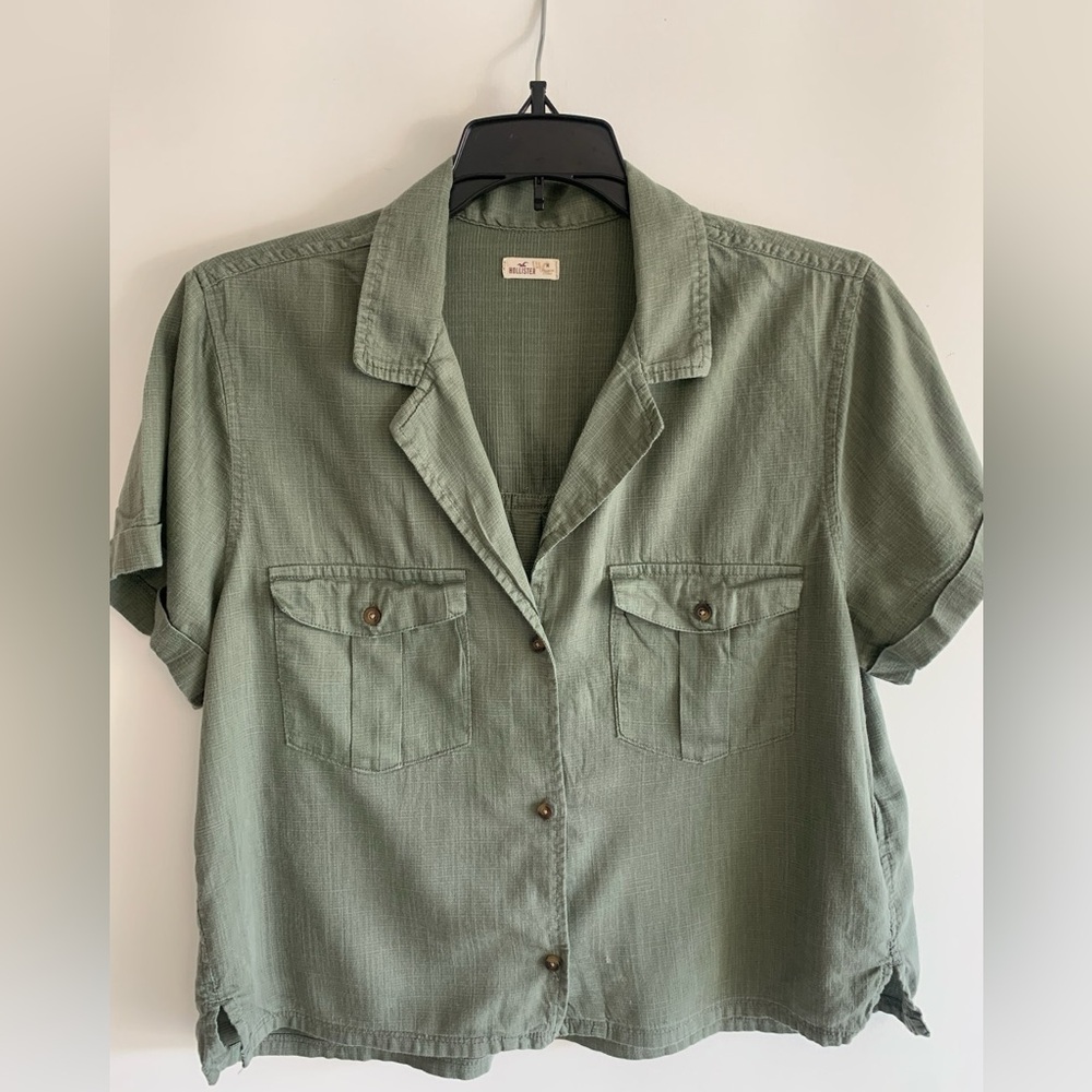 Hollister Dark Sage Button-Up Top | Women’s | Size: M